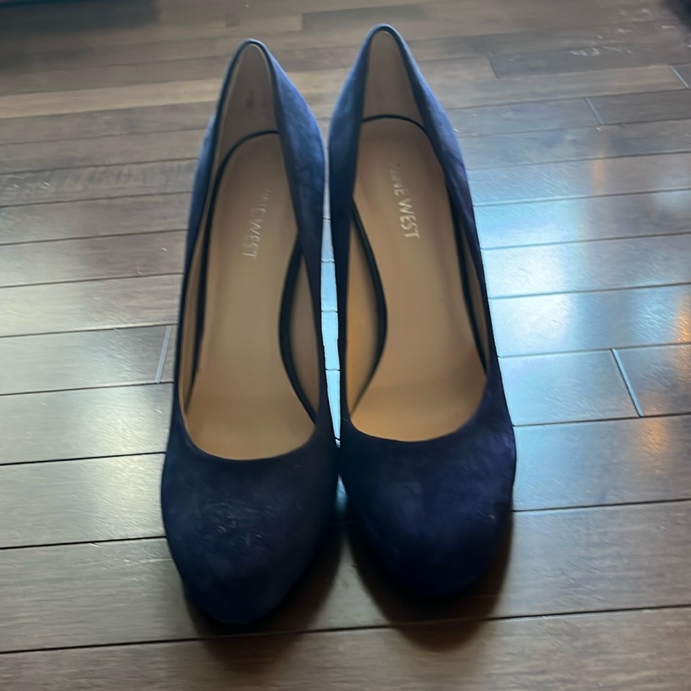 Nine West blue suede pumps new without tags. Genuine leather upper size 8.5